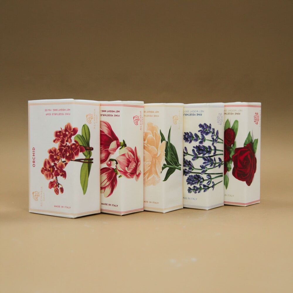 saponi solidi della linea classica di alchimia soap, varie profumazioni floreali (orchidea, magnolia, peonia, lavanda, rosa)