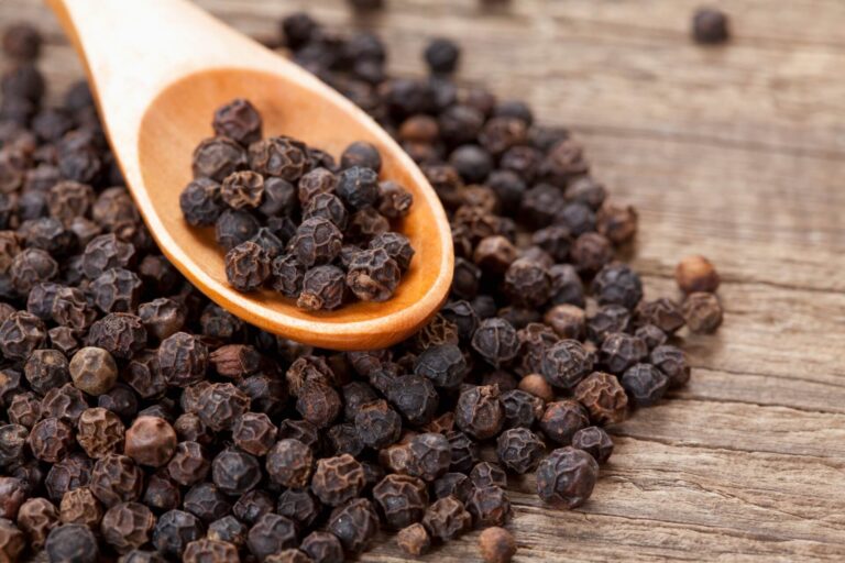 pepe nero in grani per saponi da uomo fragranza black pepper