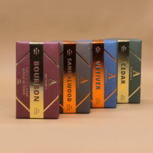 Saponi solidi incartati della linea Uomo Square di alchimia Soap, varie profumazioni (Bourbon, Sandalo, vetiver, cedar)