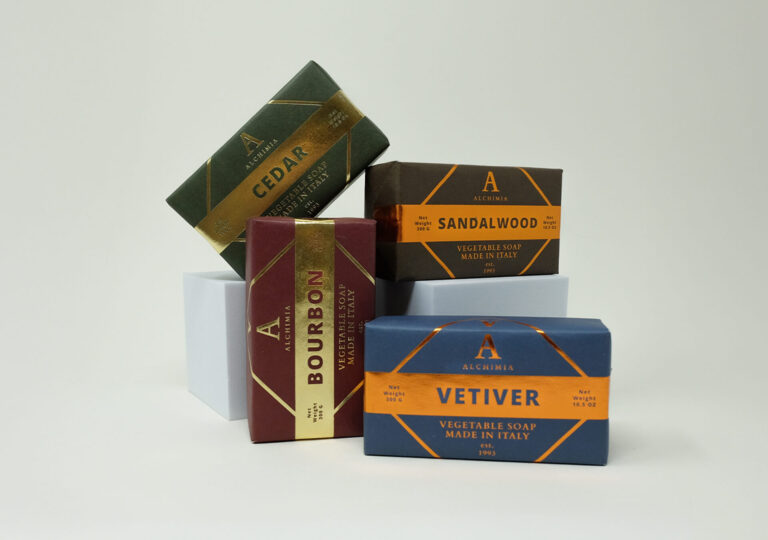 saponette da uomo vegetali Alchimia Soap - vetiver, sandalo, cedro, bourbon